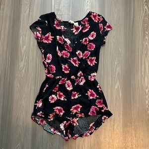 Mimi Chica romper size small
